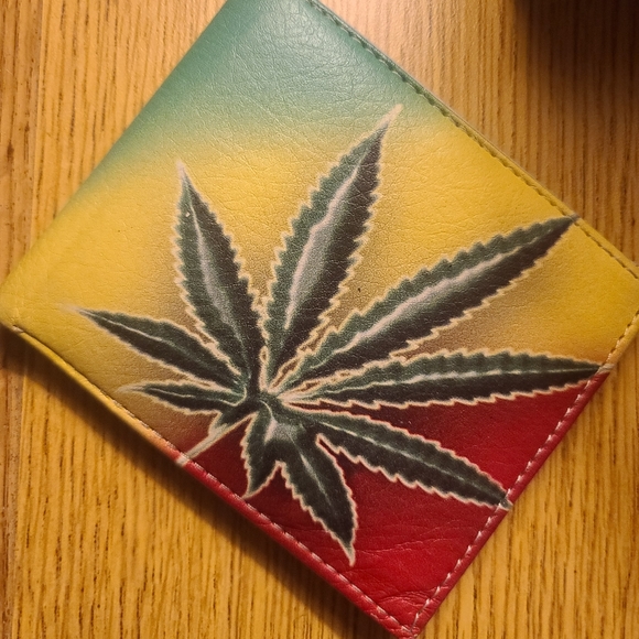 Amazon Other - Men BiFold Multicolors Big Weed Plant Logo Card Wallet